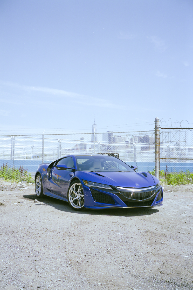 Illustration for article titled The 2017 Acura NSX Is Still The Crazy Fast Spaceship You Can Live With Every Day